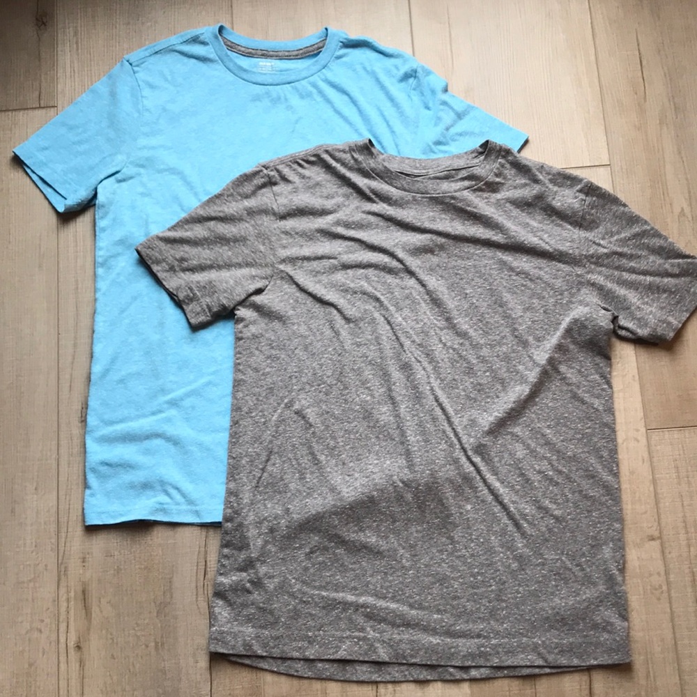 Old Navy 2 T-Shirt Bundle